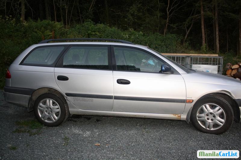 Toyota Avensis Manual 2002