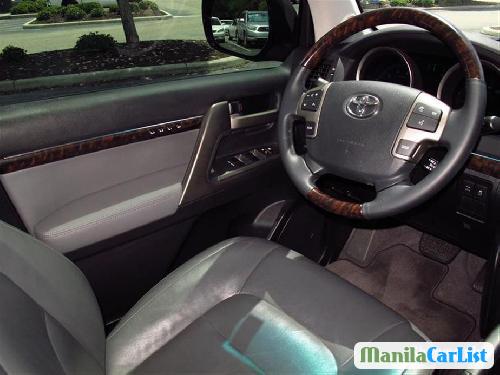 Toyota Land Cruiser Automatic 2011