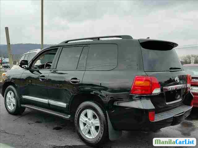Toyota Land Cruiser Automatic 2014 - image 2