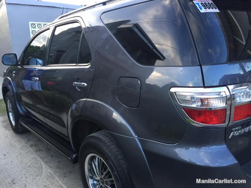 Toyota Fortuner Automatic 2011 in Metro Manila