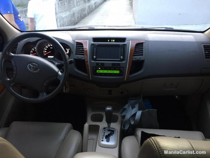 Toyota Fortuner Automatic 2011 - image 8