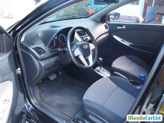 Hyundai Accent Automatic 2013 - image 2