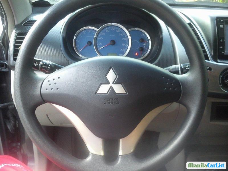 Mitsubishi Strada - image 9