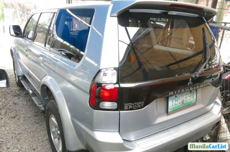 Mitsubishi Montero Sport 2000