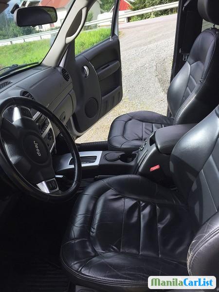 Jeep Cherokee Automatic 2004 - image 4