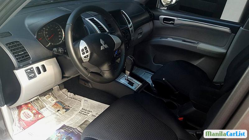 Mitsubishi Montero Sport Automatic 2011 - image 2