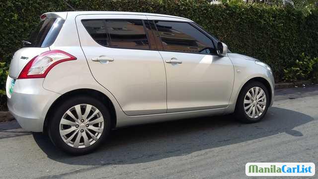 Suzuki Swift Automatic 2013 - image 2