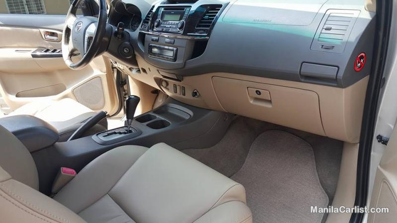 Toyota Fortuner Automatic 2012 - image 4