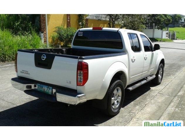 Nissan Navara Automatic 2009 - image 2