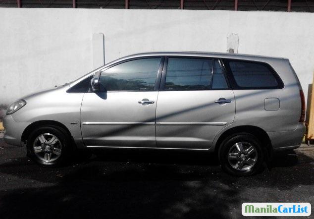 Toyota Innova 2006 - image 2