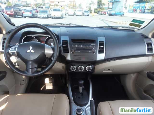 Mitsubishi Outlander Automatic 2009 - image 3