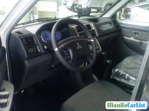 Mitsubishi Adventure 2011