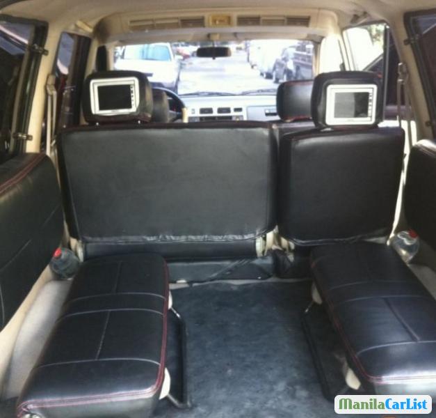 Toyota Revo 2003 - image 2