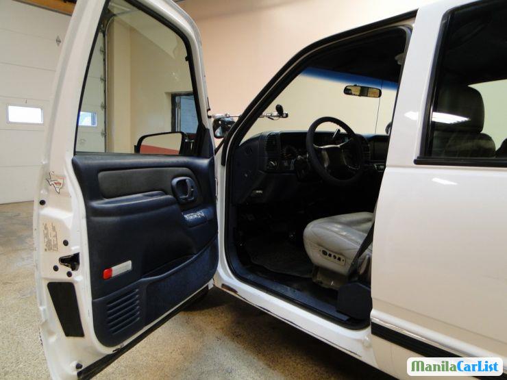 Chevrolet Tahoe 1999 - image 11