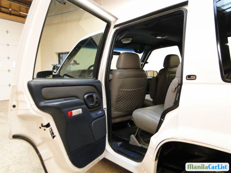 Chevrolet Tahoe 1999 - image 12