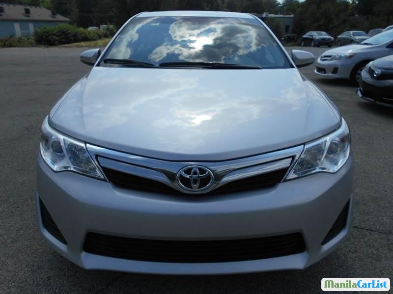 Toyota Camry Automatic 2012 - image 4