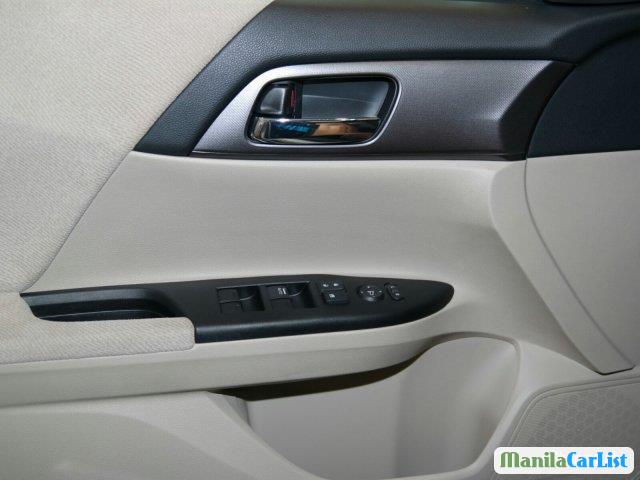 Honda Accord Automatic 2013 - image 9