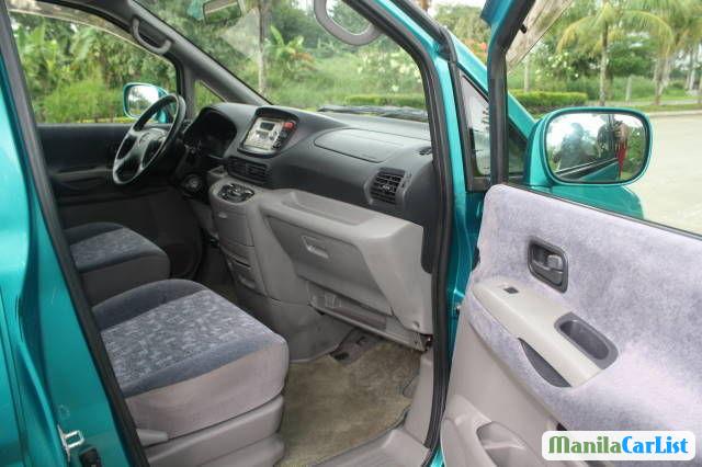 Pictures of Nissan Serena Automatic 2010