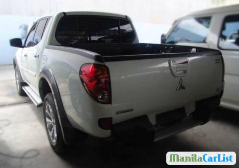 Mitsubishi Strada 2010 in Metro Manila