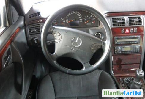Mercedes Benz E-Class Manual 2000 in Tarlac