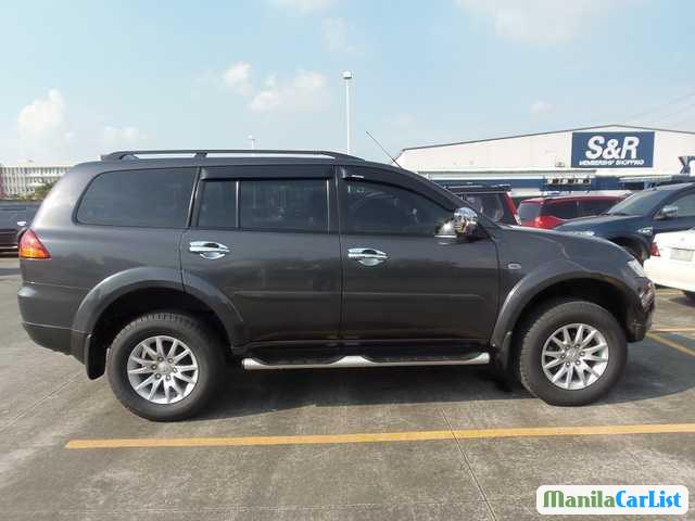 Mitsubishi Montero Sport Automatic 2015 - image 3