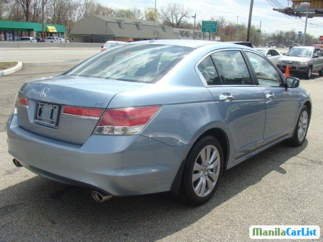 Honda Accord Automatic 2012 - image 2