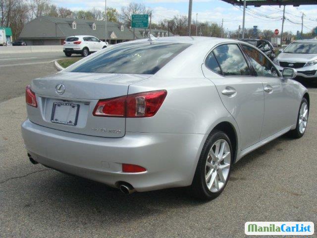 Lexus IS Automatic 2012 - image 2