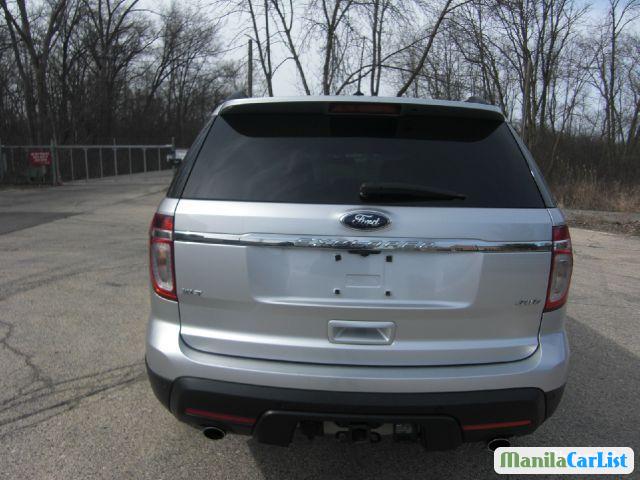 Ford Explorer Automatic 2012 - image 3