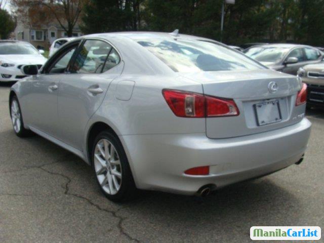 Lexus IS Automatic 2012 - image 4
