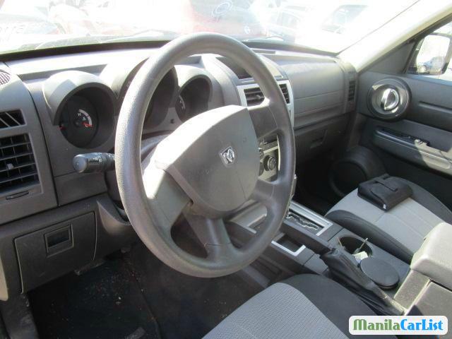 Dodge Nitro Automatic - image 5