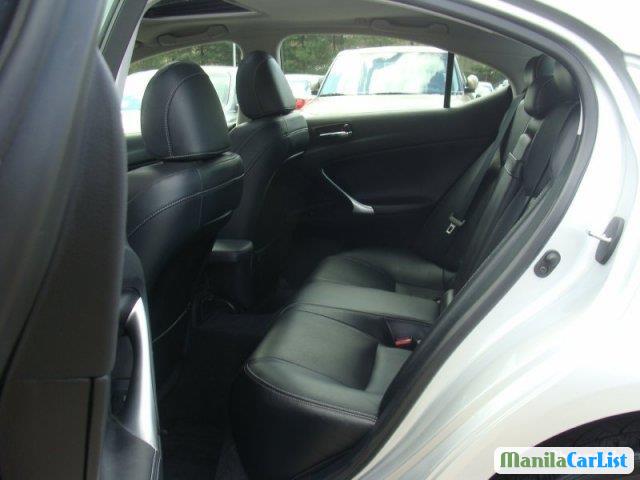 Lexus IS Automatic 2012 - image 7