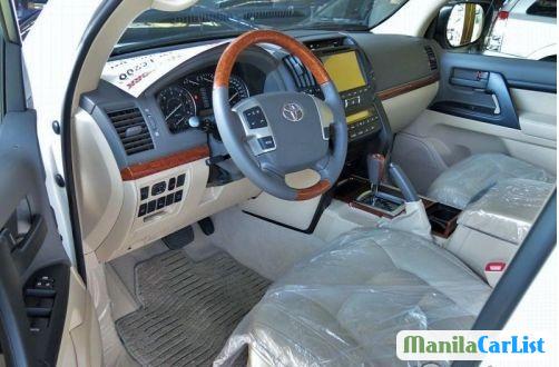 Toyota Land Cruiser - image 2