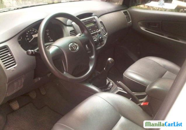 Toyota Innova 2012 - image 3