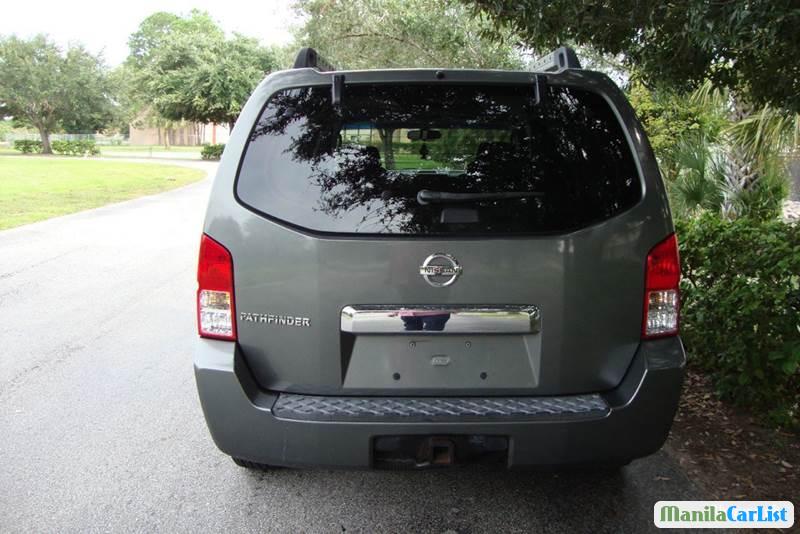 Nissan Pathfinder Automatic 2005 - image 2