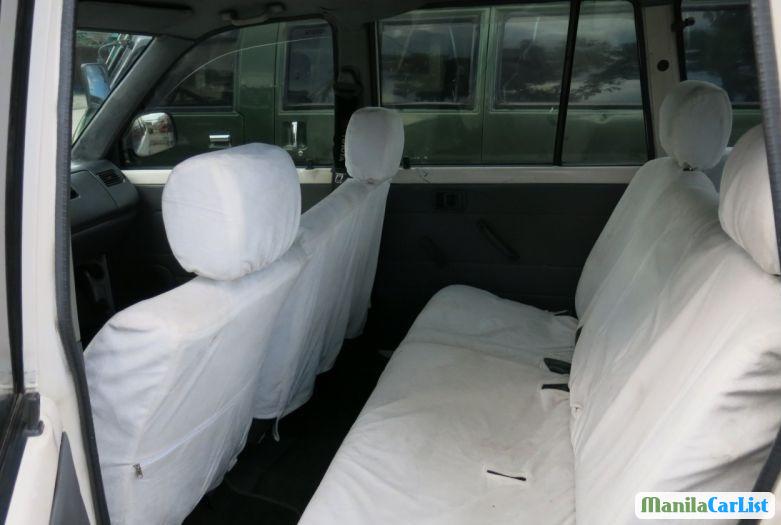 Toyota Revo 2000 - image 4