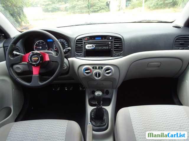 Hyundai Accent Manual 2010 - image 2