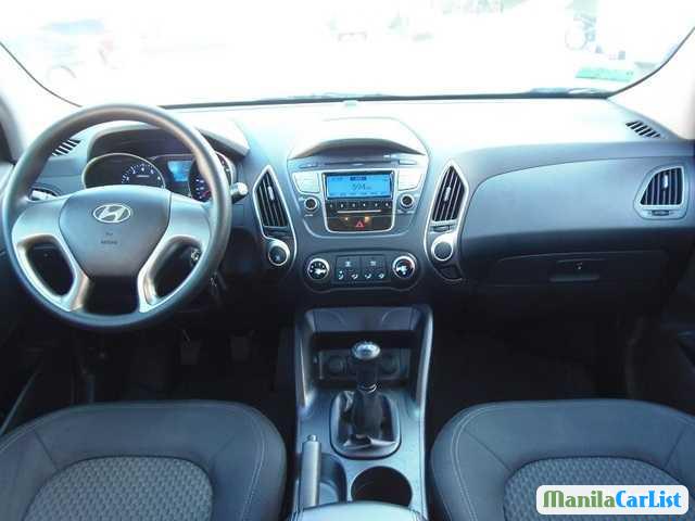 Hyundai Tucson Manual 2011 - image 2