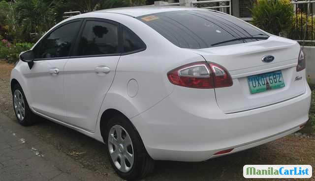 Ford Fiesta Automatic 2013 - image 2