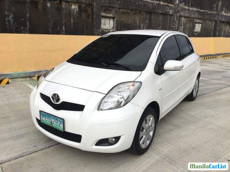 Pictures of Toyota Yaris Automatic 2011