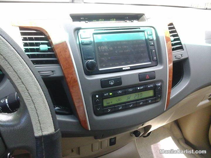 Toyota Fortuner Automatic 2010 - image 2