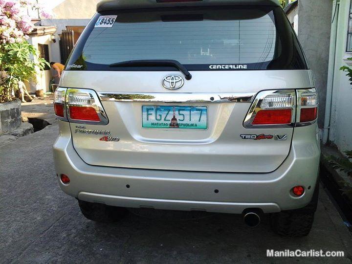 Toyota Fortuner Automatic 2010 - image 3
