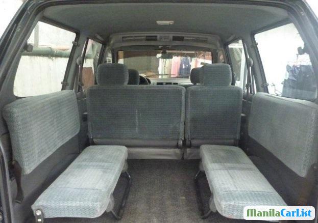 Toyota Revo 1998 - image 4