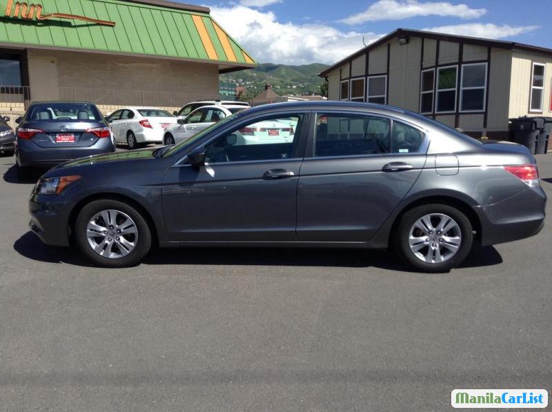 Honda Accord Automatic 2012 - image 2
