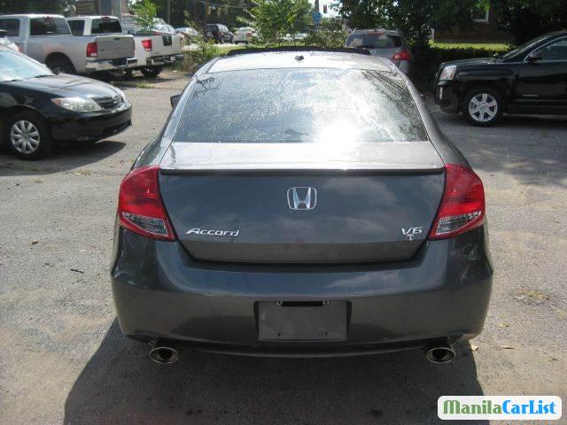 Honda Accord Automatic 2012 in Metro Manila