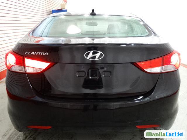 Hyundai Elantra Automatic 2013 - image 4