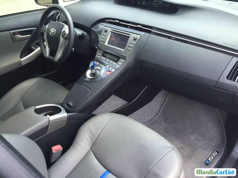 Toyota Prius Automatic 2012 in Metro Manila - image