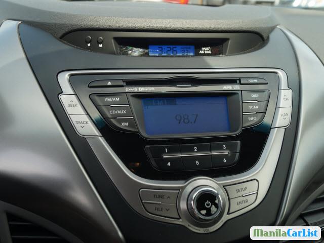 Hyundai Elantra Automatic 2013 - image 8