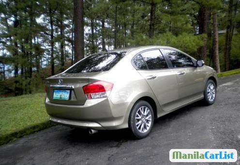 Honda City 2010 - image 2
