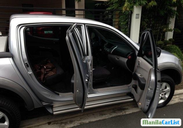 Mitsubishi Strada 2010 in Metro Manila