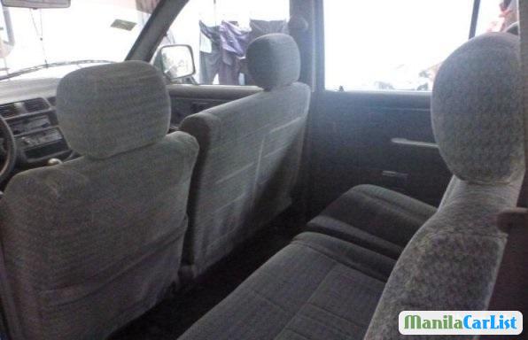 Toyota Revo 1998 - image 5